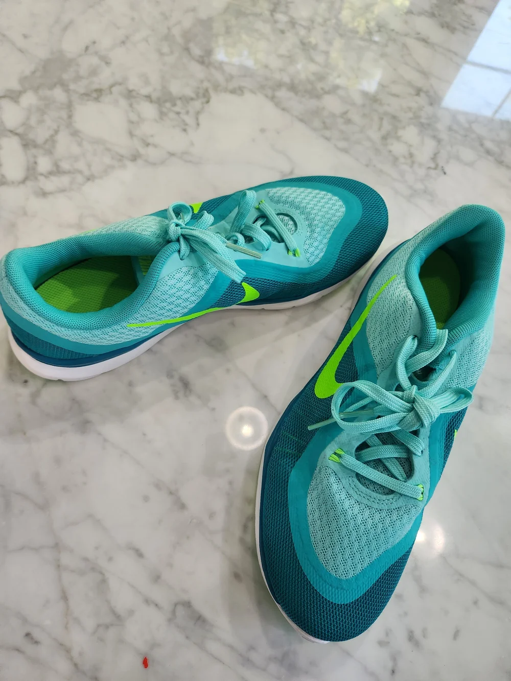 Nike Women's Teal & Aqua Athletic Shoes with Neon Accent, BRAND NEW.